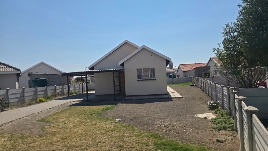 4 Bedroom Property for Sale in Freedom Park North West